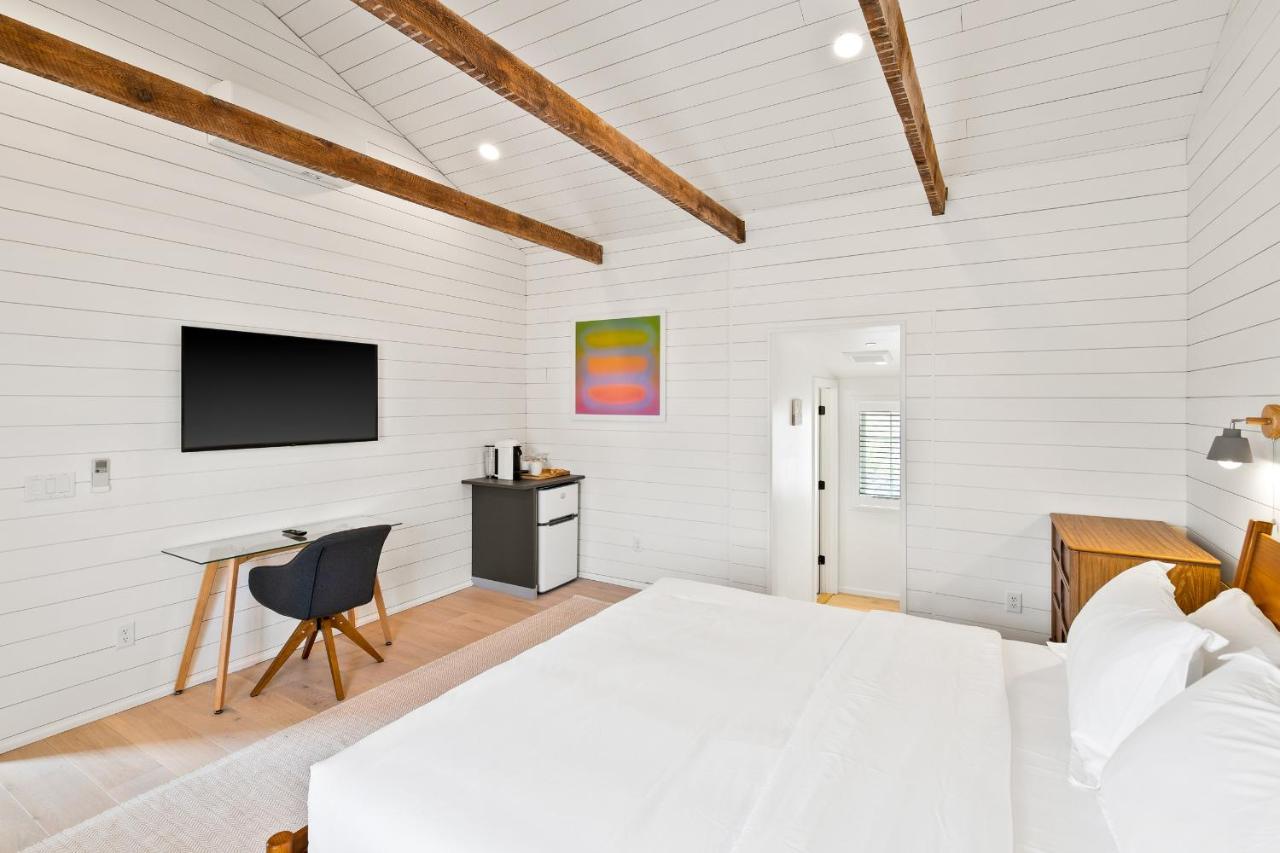 Boutique Room Steps From Downtown Mall Rose Jean Room 3 Charlottesville Luaran gambar