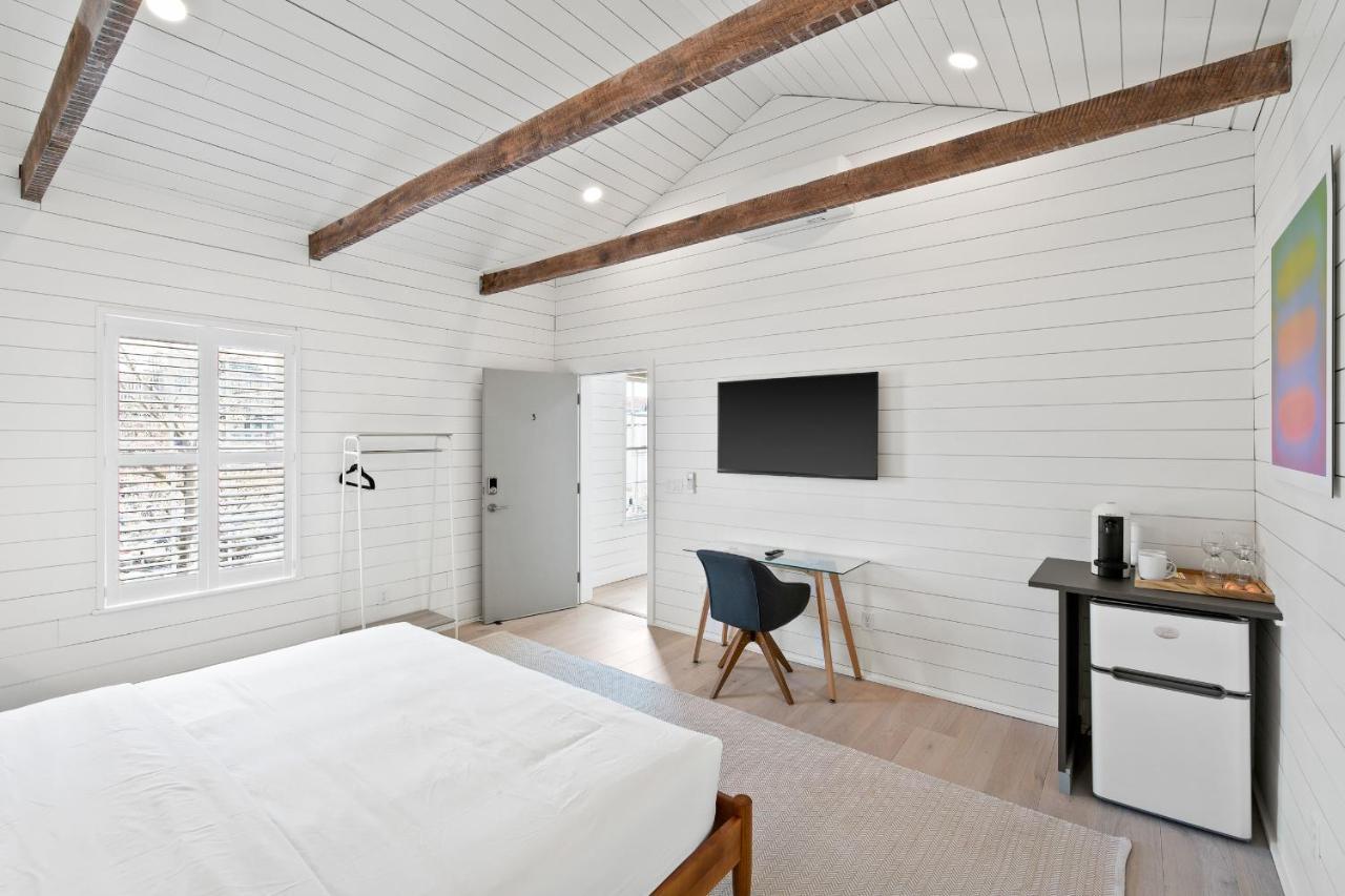 Boutique Room Steps From Downtown Mall Rose Jean Room 3 Charlottesville Luaran gambar